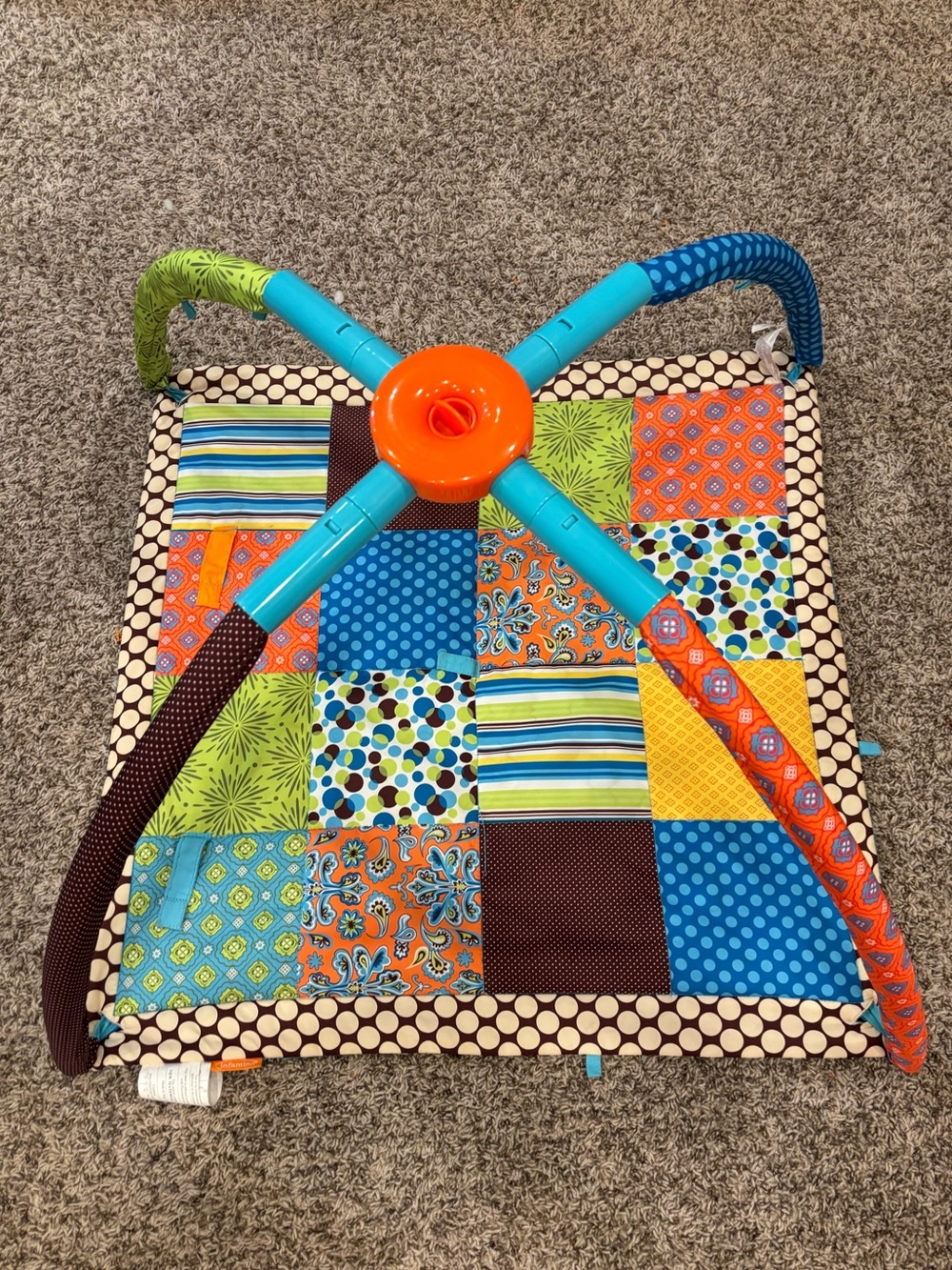 Infantino Foldable Baby Play Mat with Toy Arch